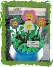 Cookie dessert with flower decorations